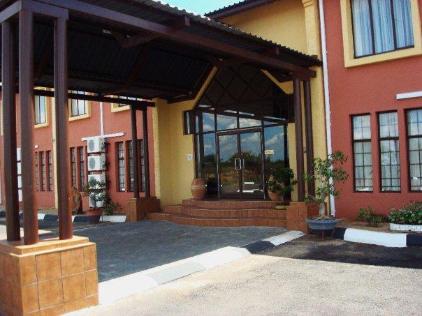 Adansonia Hotel Франсістаун Екстер'єр фото